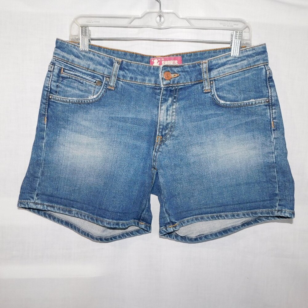 H&M Fit Blue Denim Shorts mid rise Medium wash 5" Inseam Womens 29